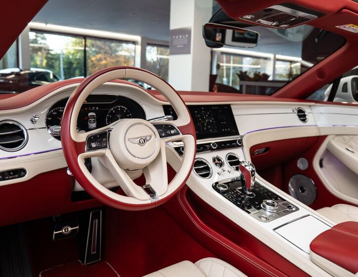 Bentley Continental GTC 5