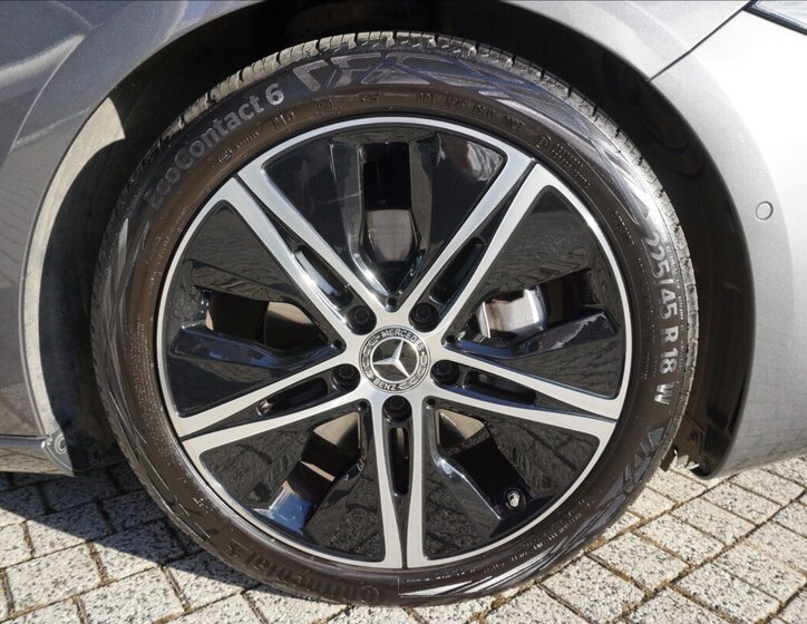 Mercedes-Benz Třídy A Hatchback 1,3 l 100 kw