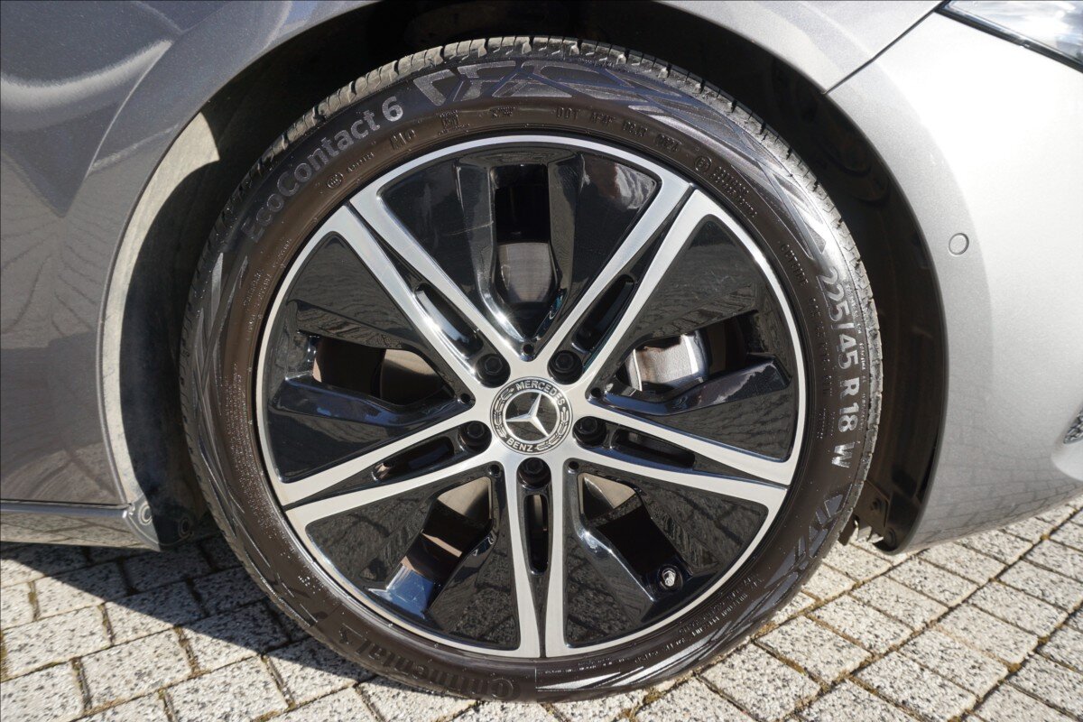 Mercedes-Benz Třídy A Hatchback 1,3 l 100 kw