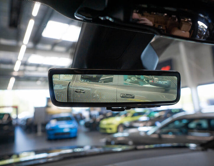 Jeep Grand Wagoneer 38