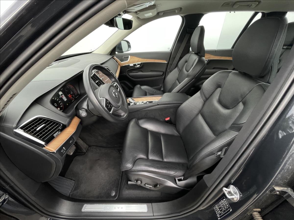 Volvo XC90 SUV 2,0 l 173 kw