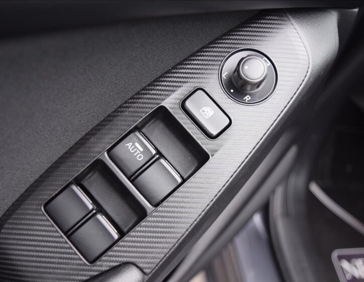 Mazda 3 Sedan 1,5 l 74 kw