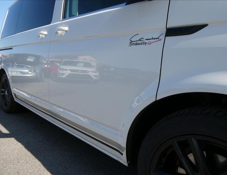 Volkswagen Multivan 14