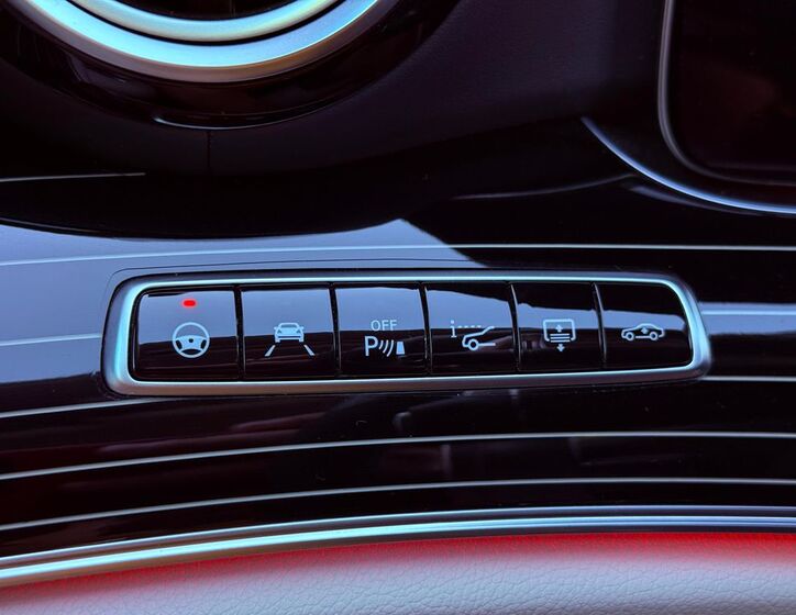 Mercedes-Benz Třídy E 33