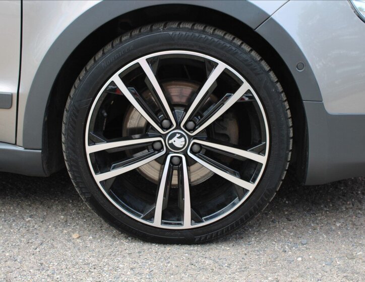 Škoda Superb Kombi 2,0 l 103 kw