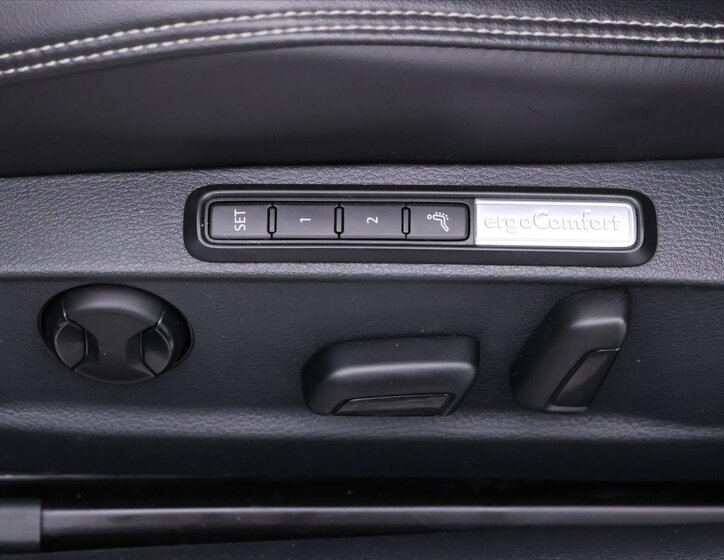 Volkswagen Passat Kombi 2,0 l 206 kw