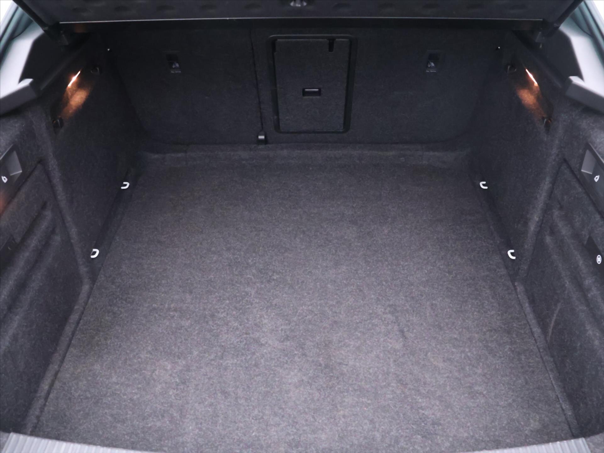 Škoda Superb Liftback 1,8 l 132 kw