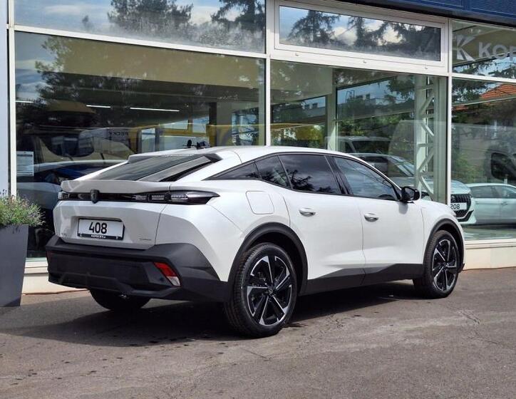 Peugeot 408 5