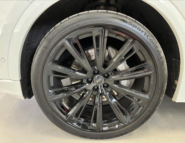 Audi Q8 SUV 3,0 l 210 kw