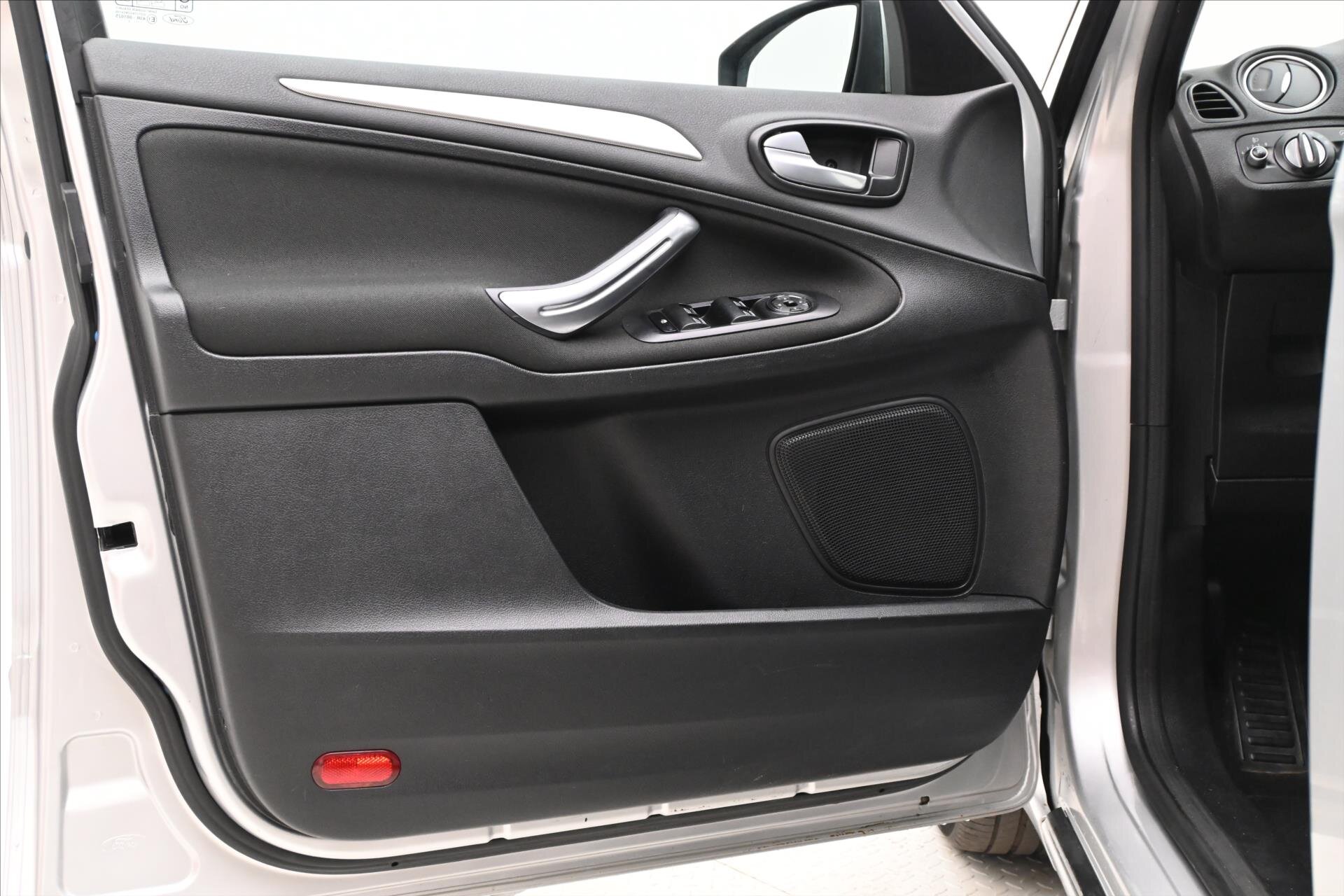 Ford S-MAX MPV 2,0 l 103 kw