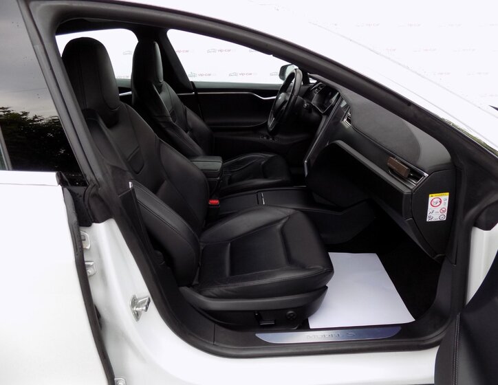 Tesla Model S Sedan / Limuzína 1,0 576 kw