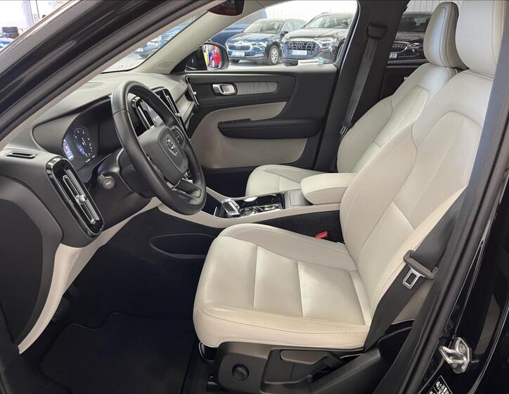 Volvo XC40 21