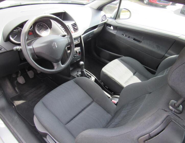 Peugeot 207 9