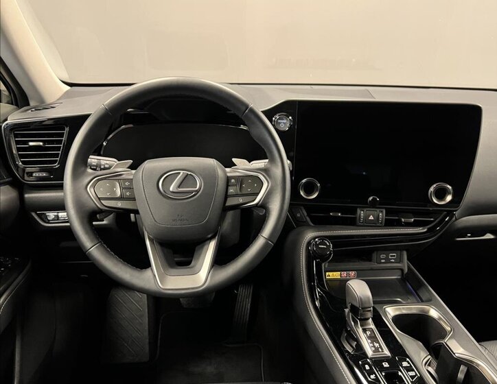 Lexus NX 450h plus 5