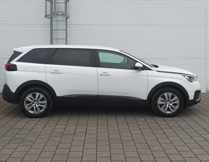 Peugeot 5008 3