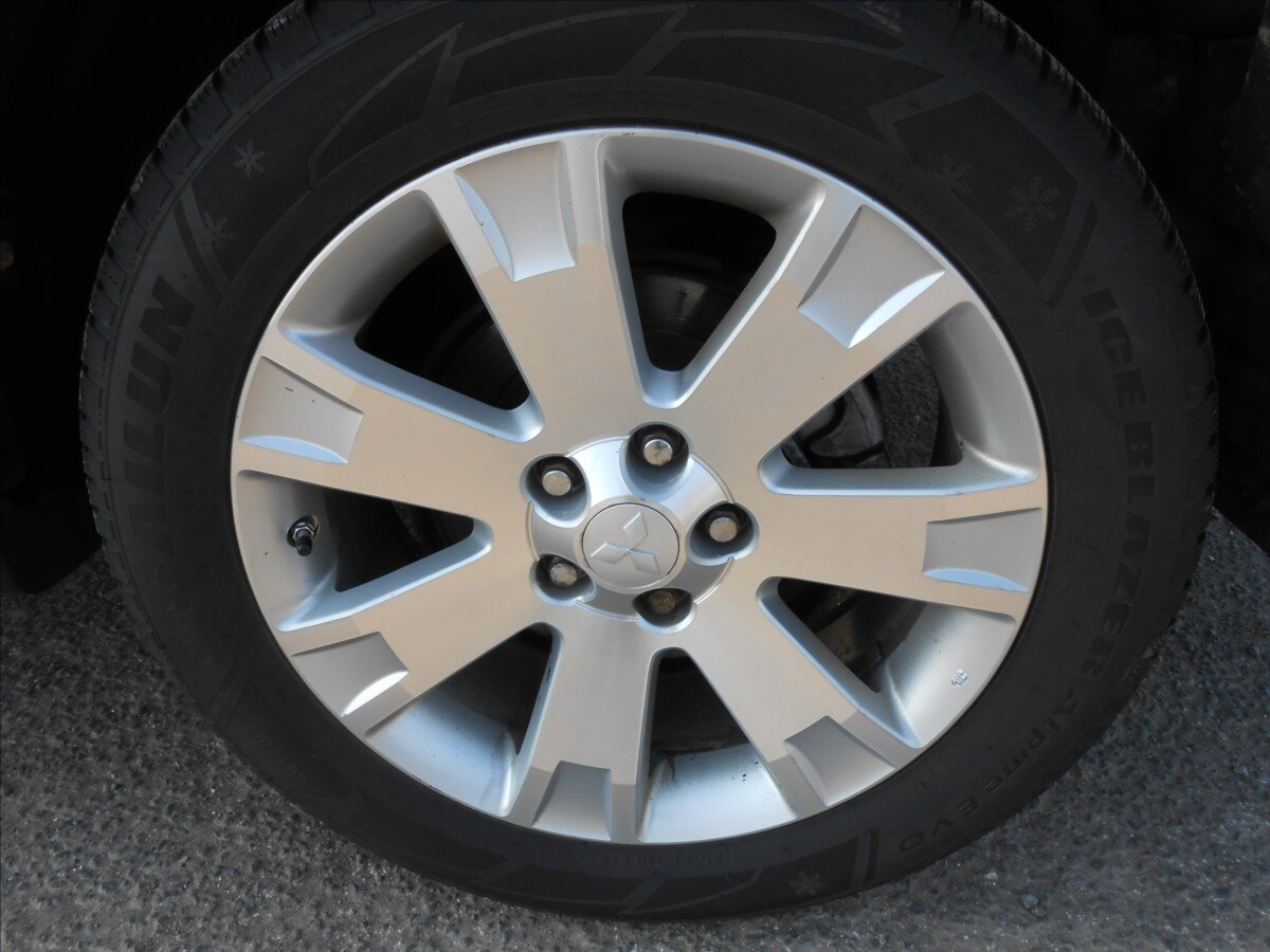 Mitsubishi Outlander Kombi 2,3 l 110 kw