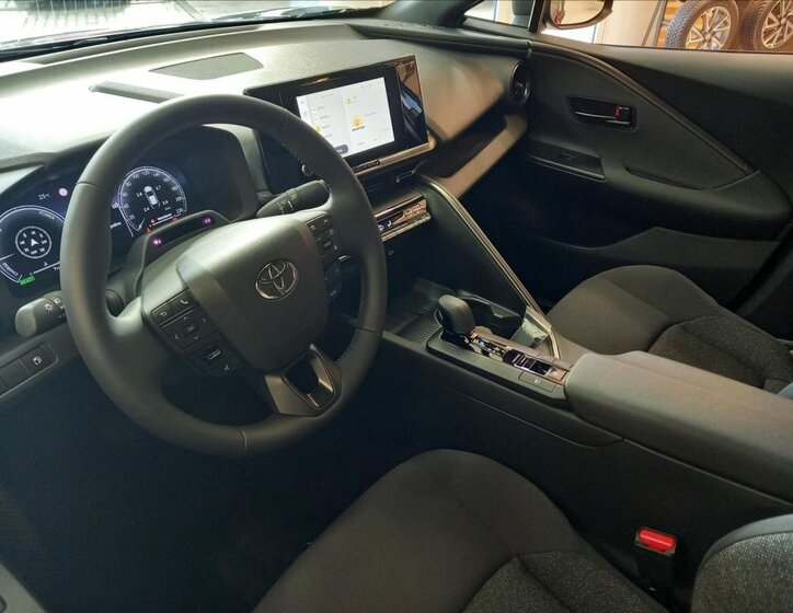 Toyota C-HR SUV 1,8 l 103 kw