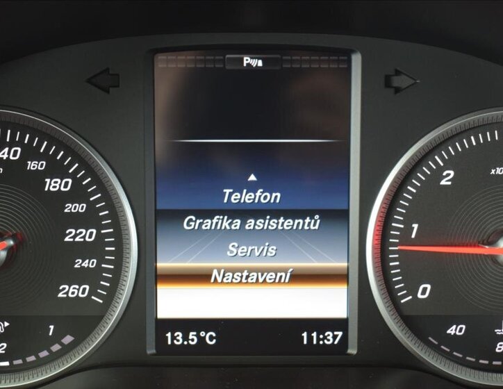 Mercedes-Benz Třídy C Sedan / Limuzína 2,1 l 125 kw