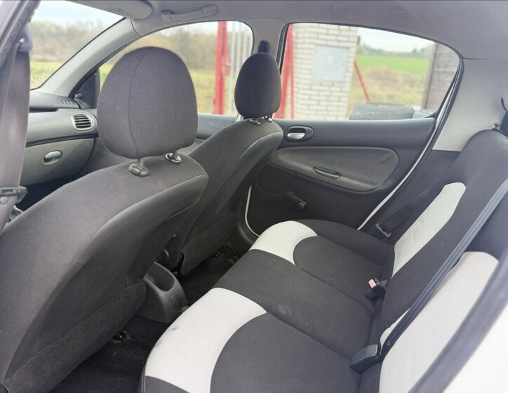 Peugeot 206 Hatchback 1,4 l 50 kw