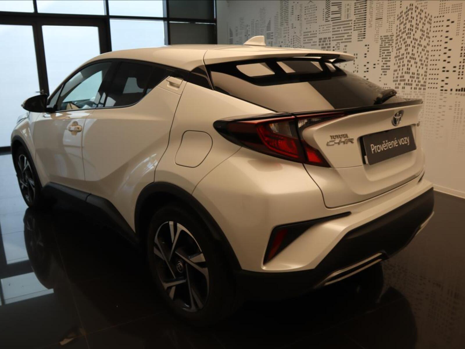 Toyota C-HR 7