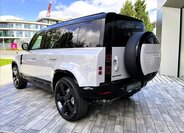 Land Rover Defender 4