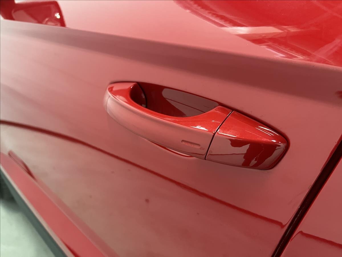 Škoda Karoq SUV 1,5 l 110 kw