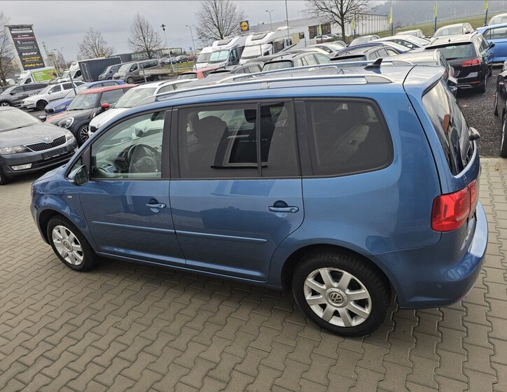 Volkswagen Touran 9