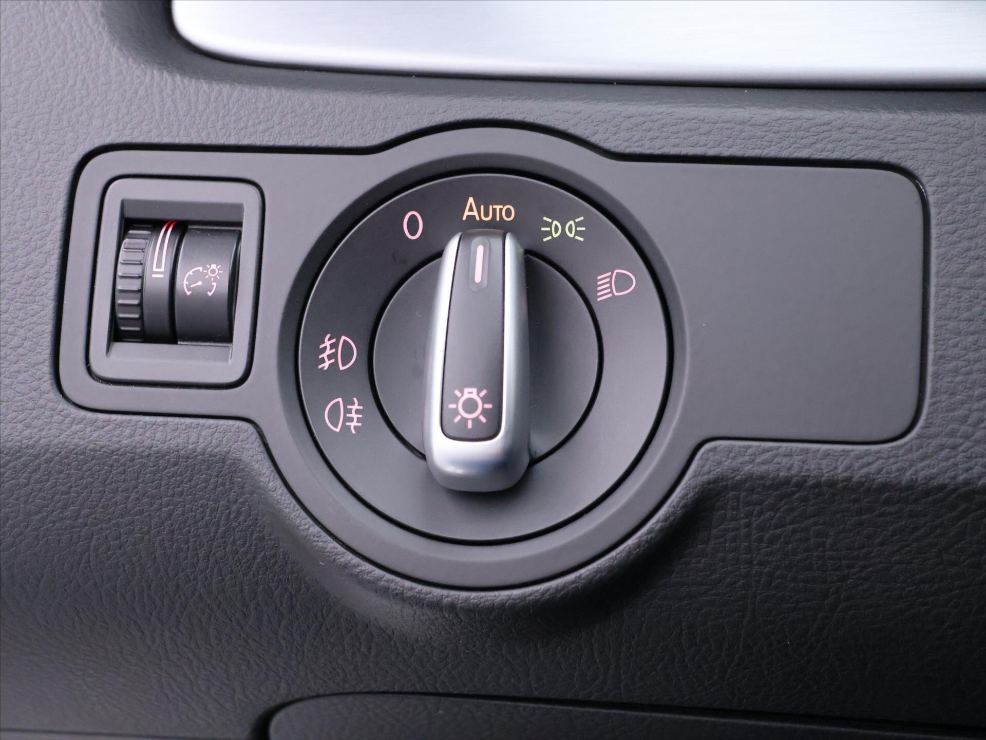 Volkswagen CC Sedan / Limuzína 2,0 l 130 kw