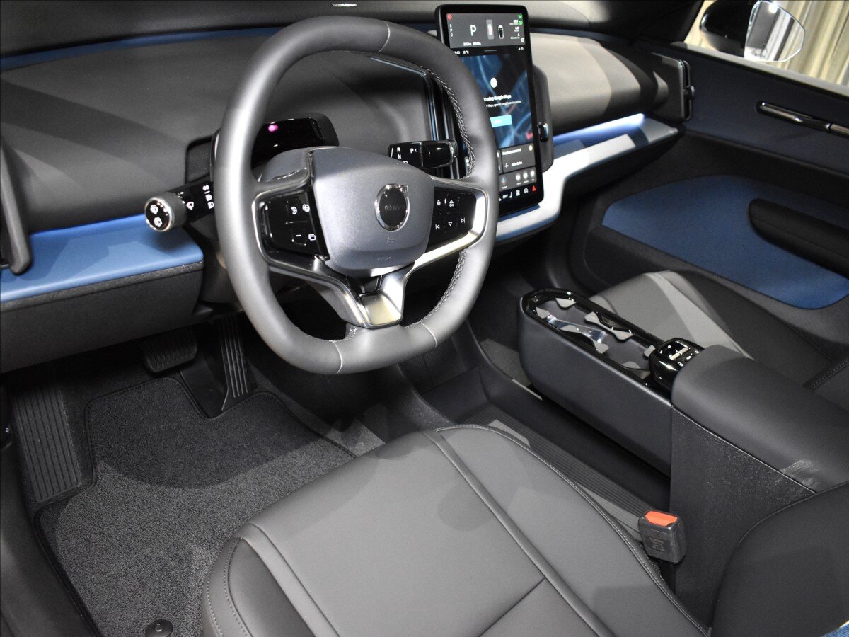 Volvo EX30 SUV / Terénní 0,0 315 kw