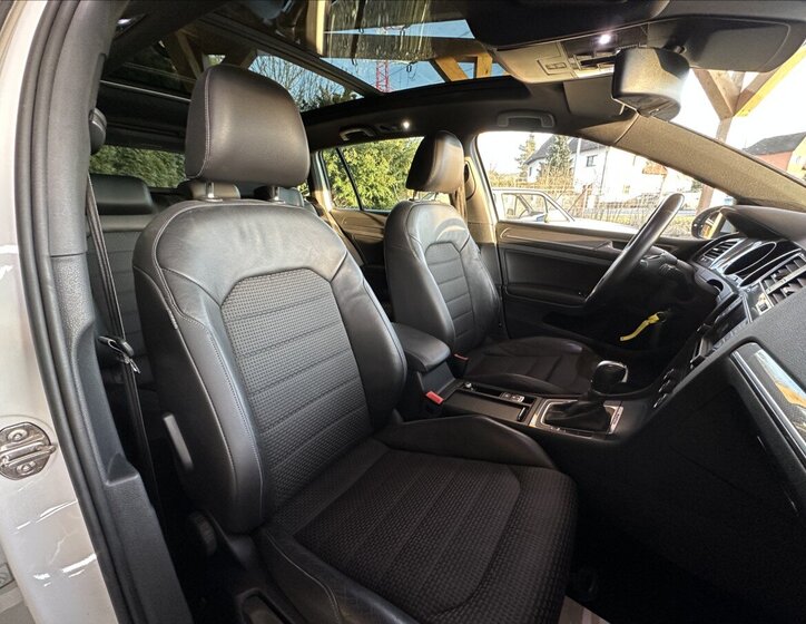 Volkswagen Golf Kombi 2,0 l 135 kw