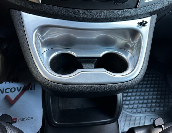 Mercedes-Benz Vito 25