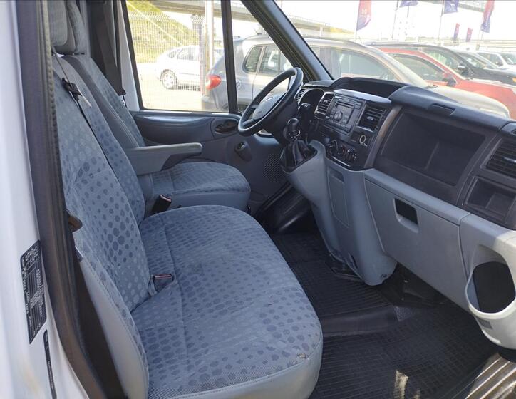 Ford Transit 8