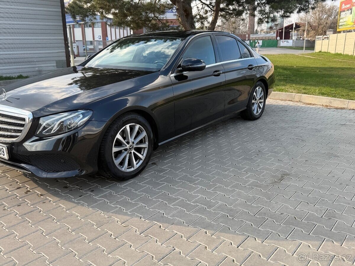 Mercedes-Benz Třídy E Sedan / Limuzína 0,0 110 kw