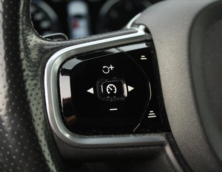 Volvo XC90 SUV 2,0 l 173 kw