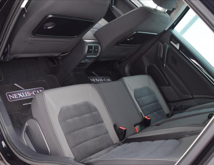 Volkswagen Golf Sportsvan 19