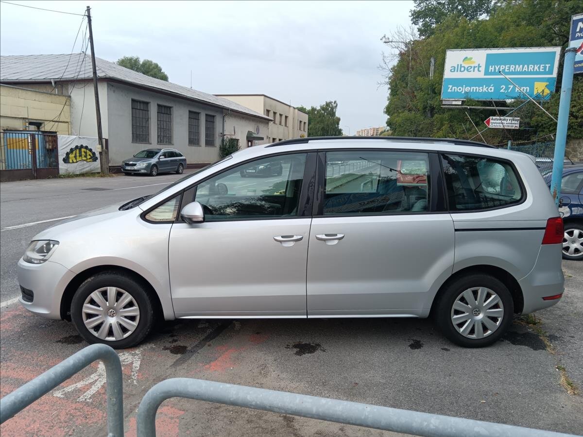 Volkswagen Sharan Kombi 2,0 l 103 kw