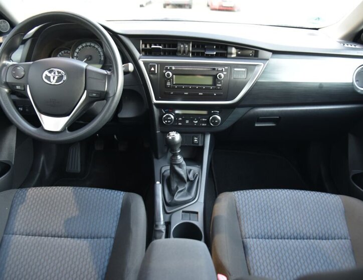 Toyota Auris 23