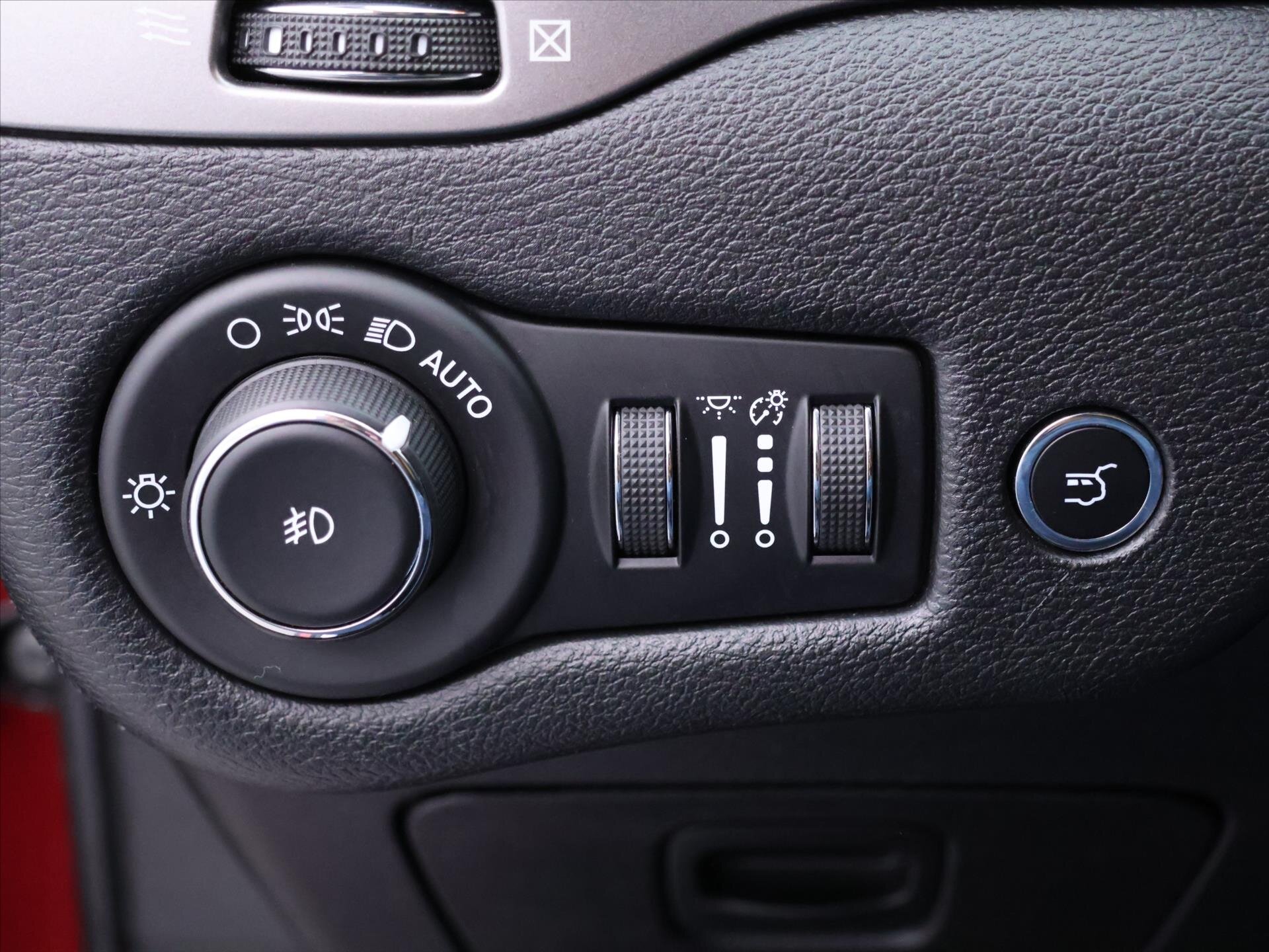 Jeep Cherokee SUV 3,2 l 200 kw