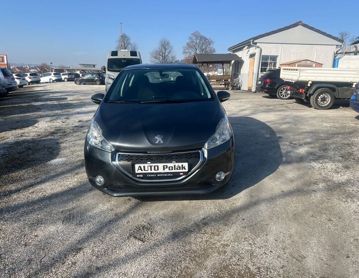 Peugeot 208 Hatchback 1,2 l 60 kw