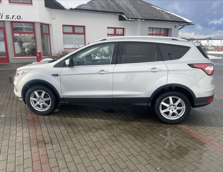 Ford Kuga SUV 1,5 l 110 kw