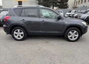 Toyota RAV4 SUV / Terénní 2,2 l 100 kw
