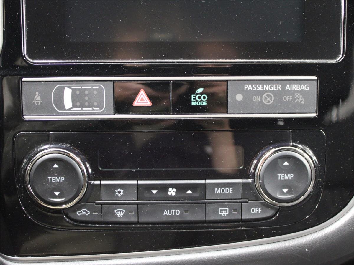 Mitsubishi Outlander SUV / Terénní 2,4 l 99 kw