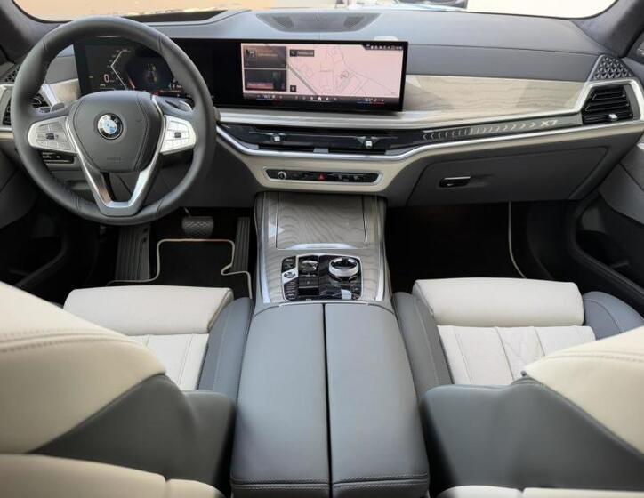 BMW X7 8