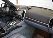 Porsche Cayenne SUV / Terénní 4,8 l 405 kw