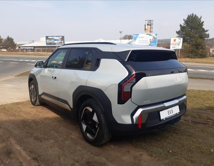 KIA EV3 SUV / Terénní 0,0 150 kw