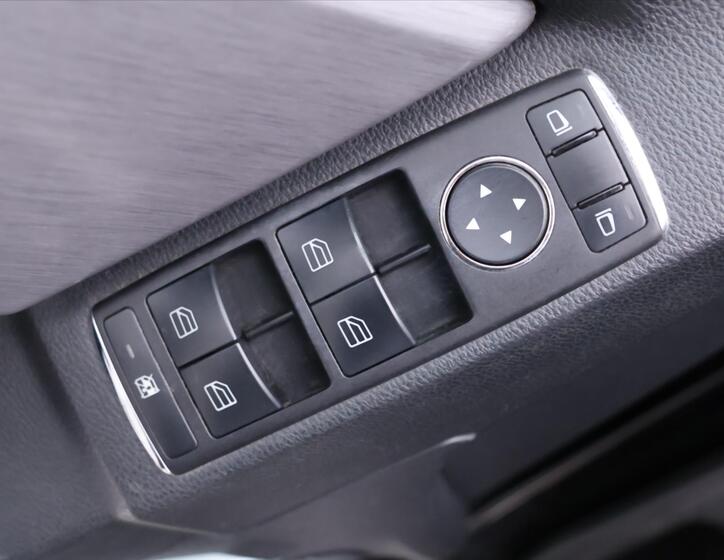 Mercedes-Benz GLK 17