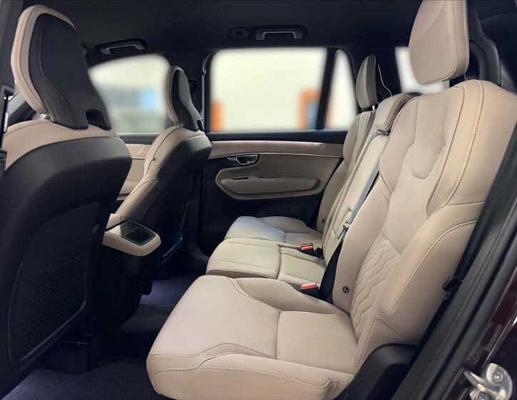 Volvo XC90 11