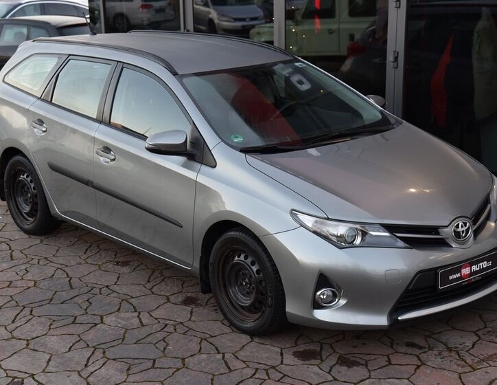 Toyota Auris 36