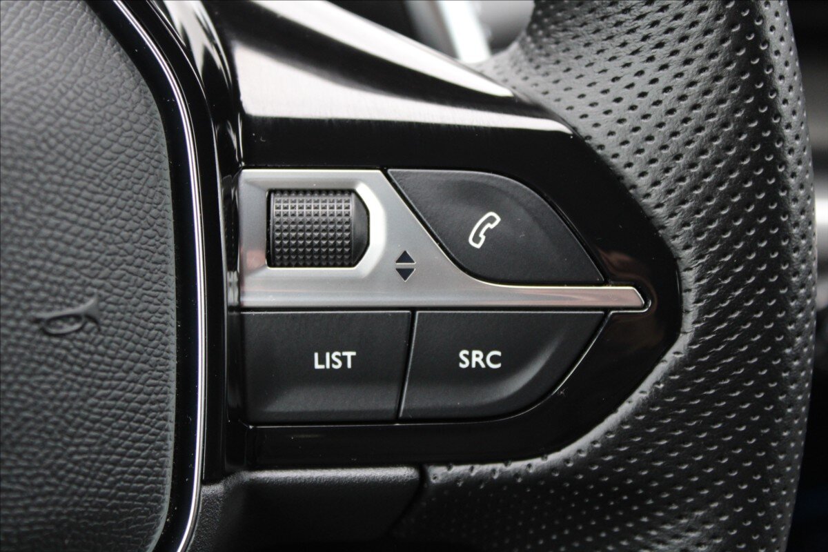 Peugeot 3008 SUV 1,5 l 96 kw