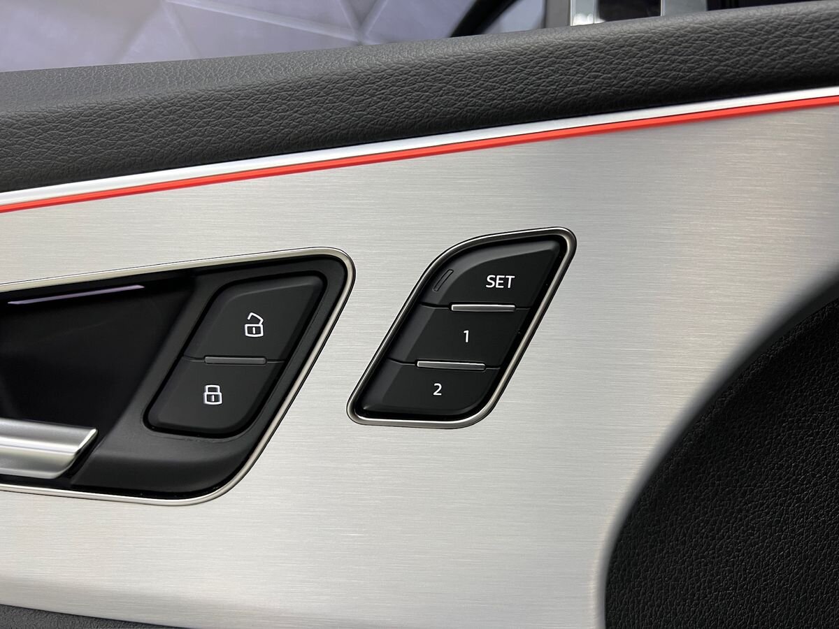 Audi Q8 SUV / Terénní 3,0 l 210 kw